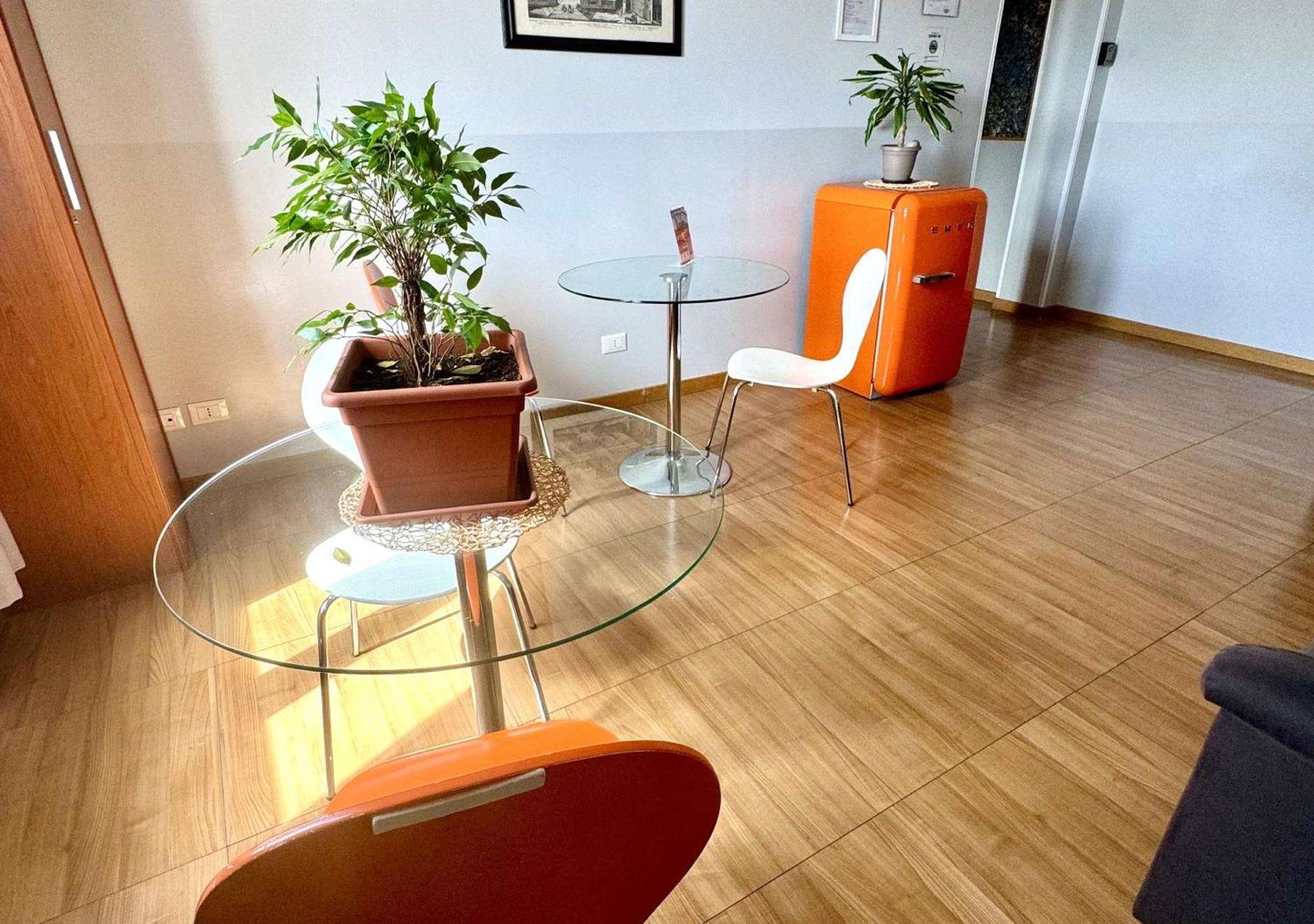 Casa de hóspedes Bon Ton Design Rooms By Dot Suites 3*